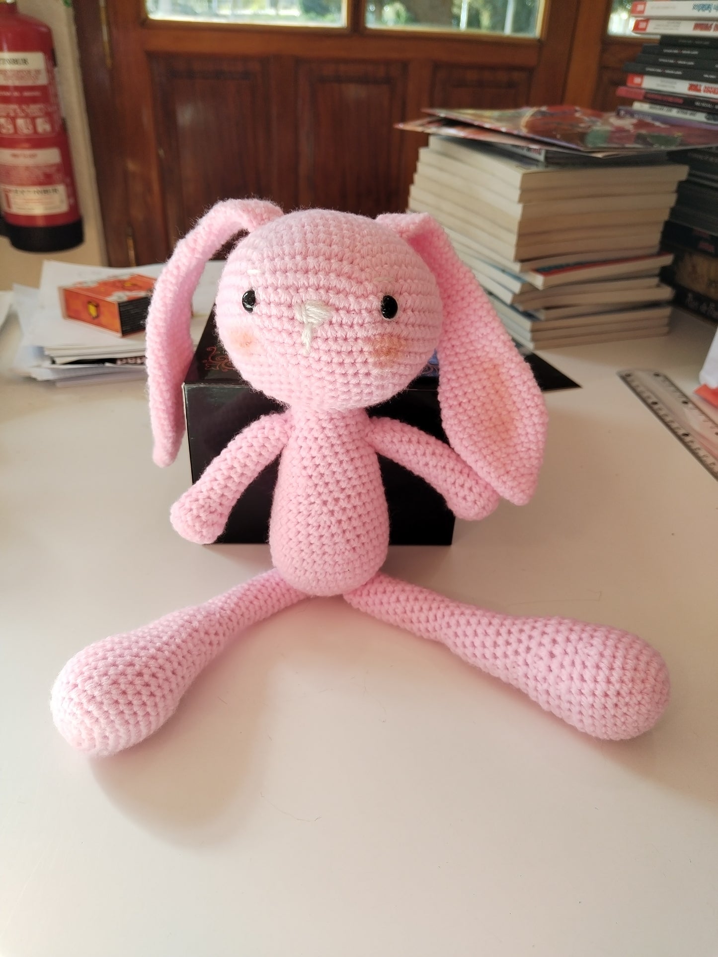 Conejo orejas largas amigurumi