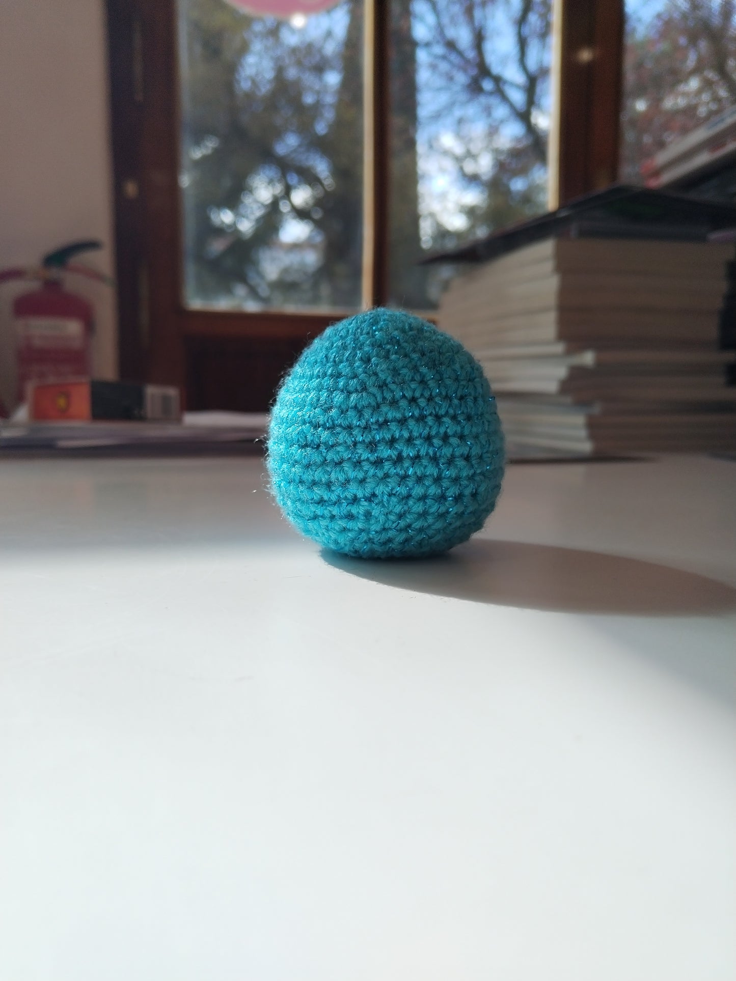 Huevo amigurumi azul