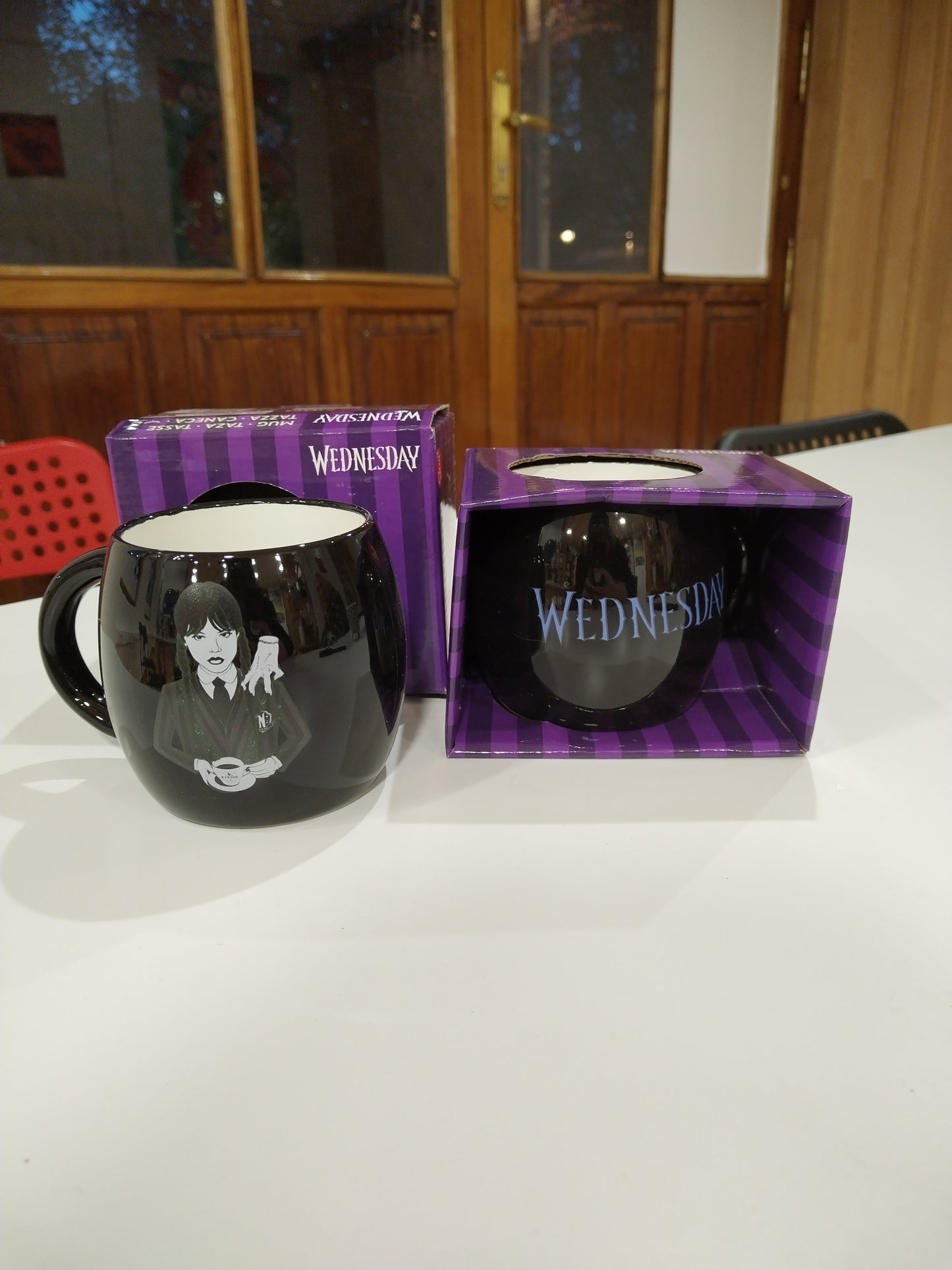 Taza Miércoles Addams 380 ml.