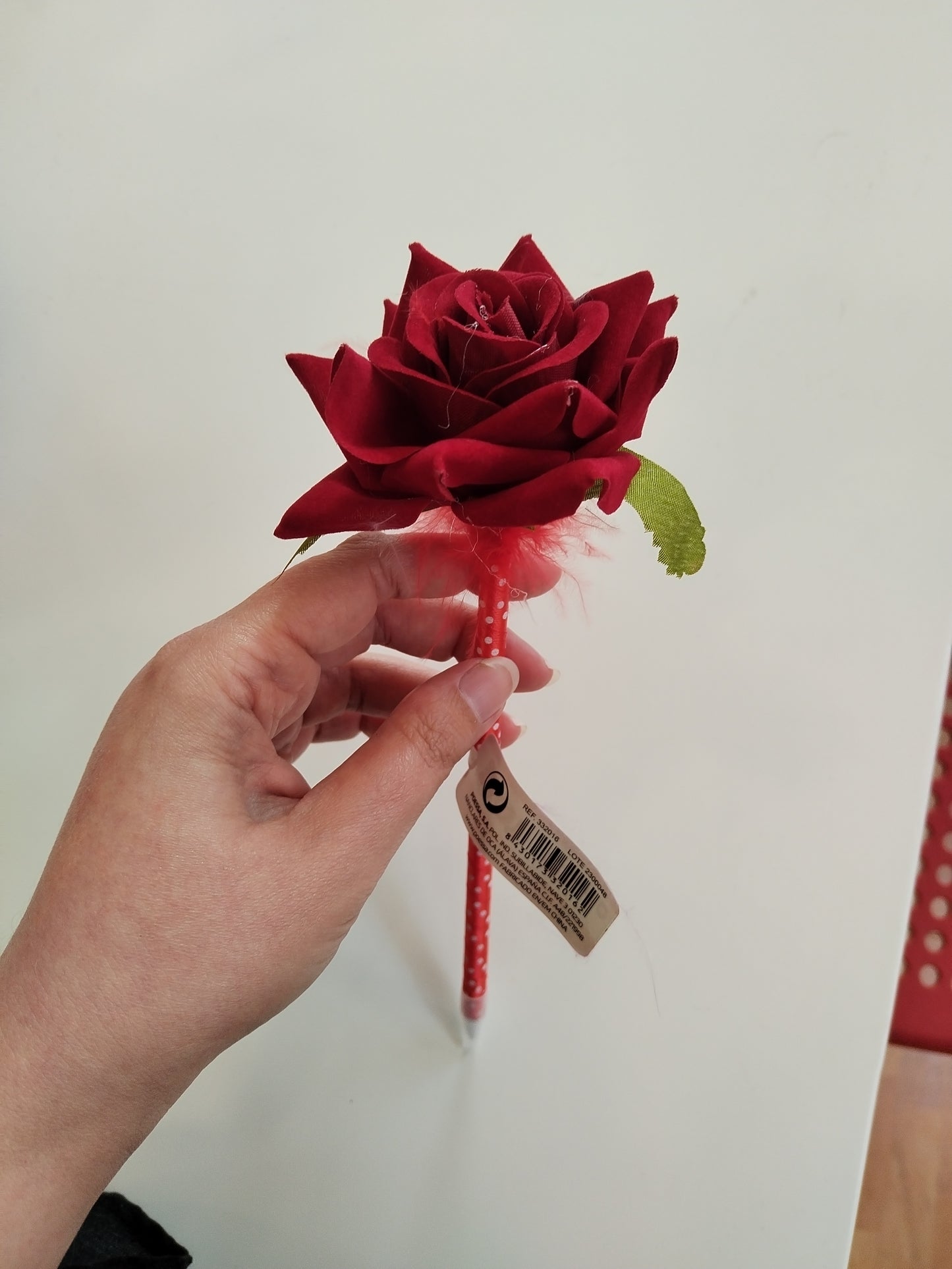 Bolígrafo rosa roja